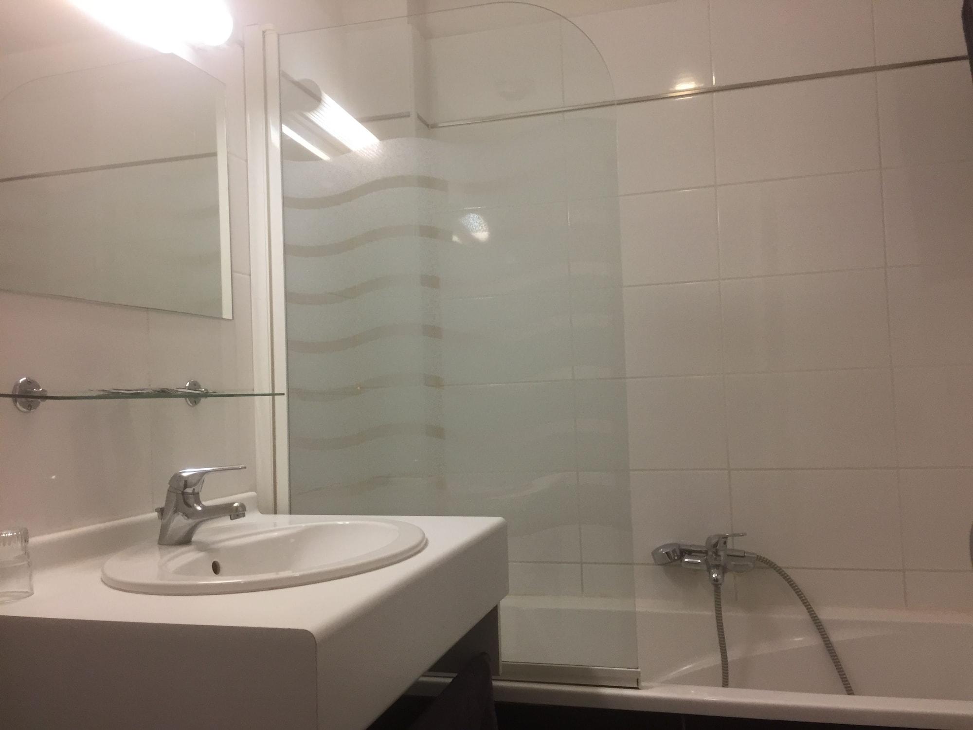 Hotel Du Sud Vieux Port Марсилия Екстериор снимка